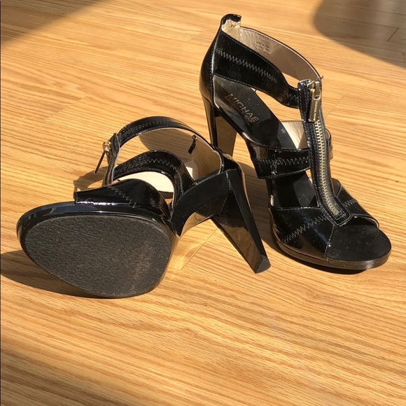 Michael MK Zipper Detail Heel - Picture 2 of 4